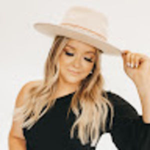 Meet your Posher, Maddie